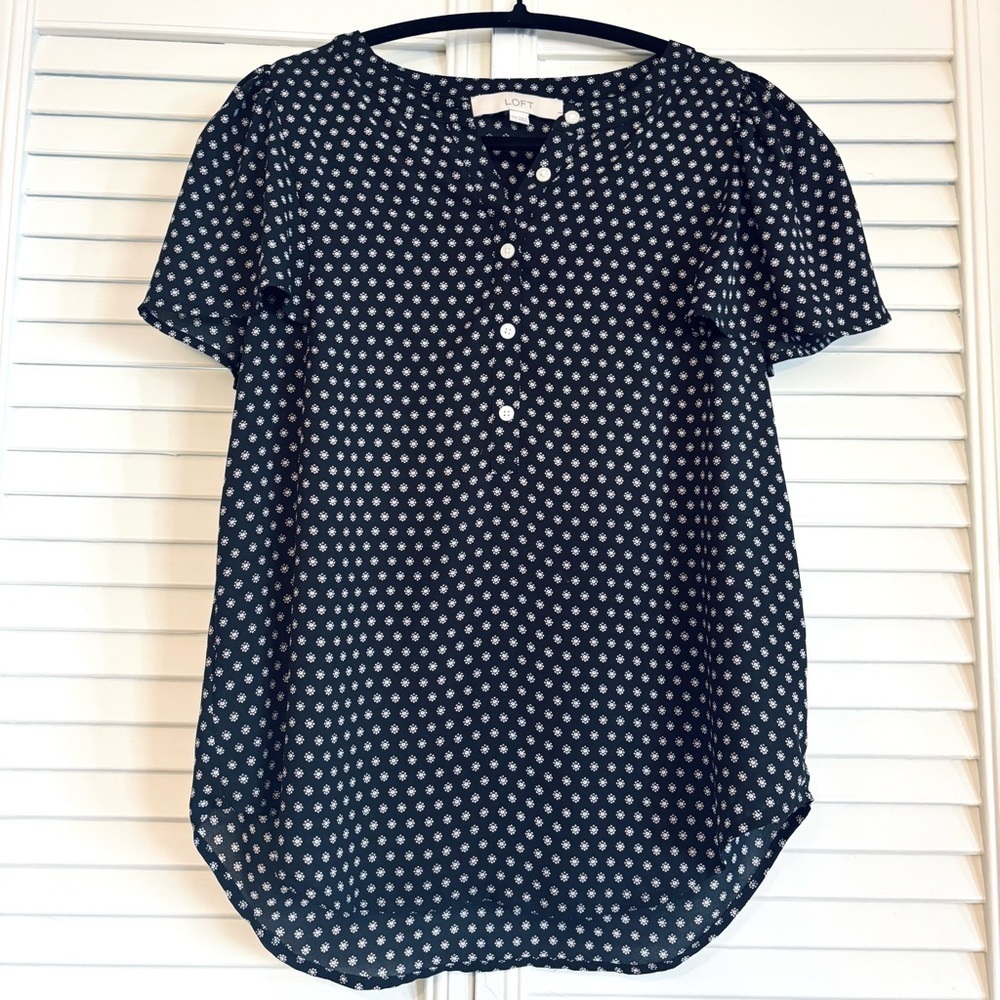 Loft Black and White Floral Blouse Short Sleeve Size XXS